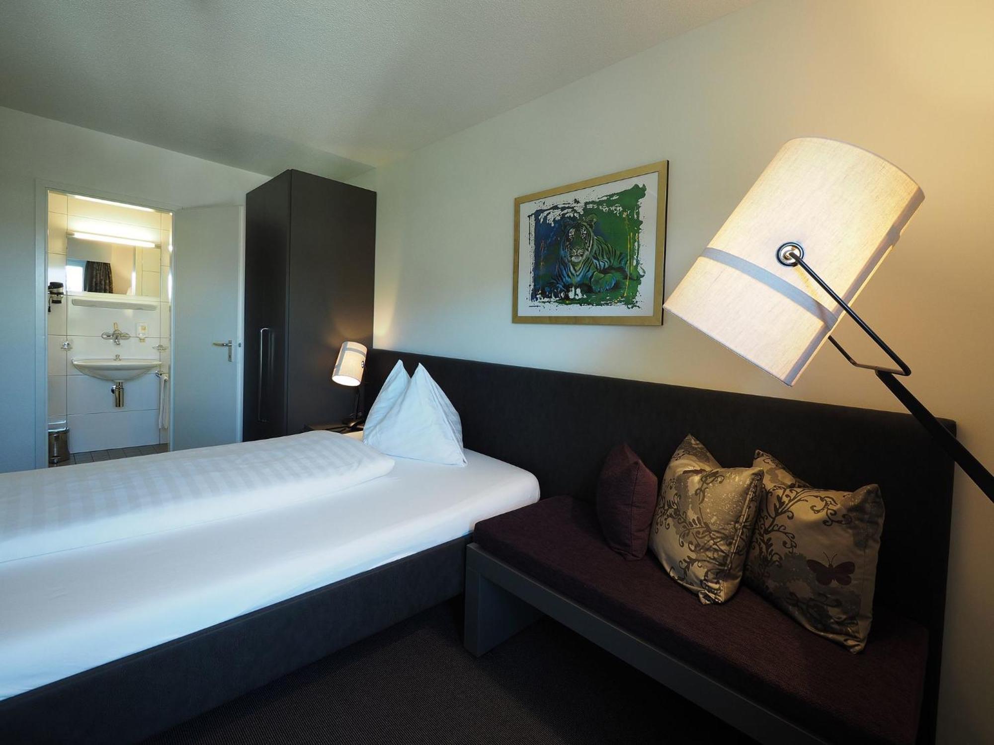 Hotel Holiday Thun Thun